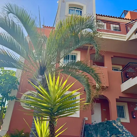 Lägenhet Prime Americas Getaway - With Huge Private Terrace & Pool Access Los Cristianos (Tenerife)