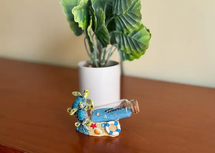 Prime Americas Getaway - With Huge Private Terrace & Pool Access * Los Cristianos (Tenerife)