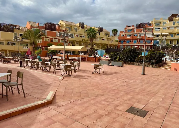 Prime Americas Getaway - With Huge Private Terrace & Pool Access * Los Cristianos (Tenerife)