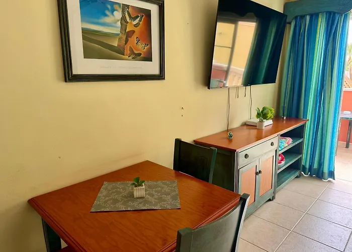 Prime Americas Getaway - With Huge Private Terrace & Pool Access Los Cristianos (Tenerife)