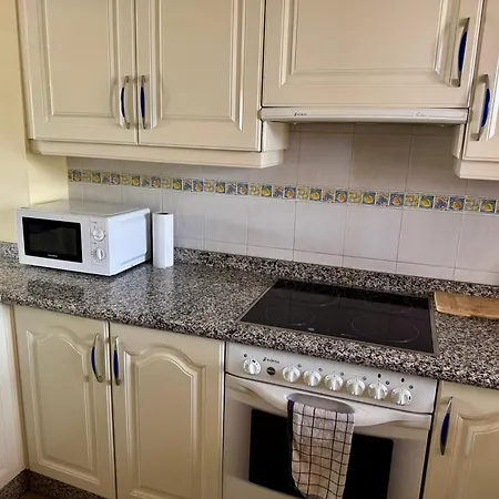 Prime Americas Getaway - With Huge Private Terrace & Pool Access