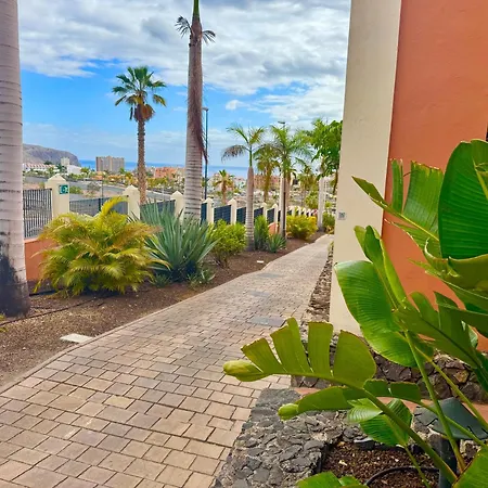 Appartement Prime Americas Getaway - With Huge Private Terrace & Pool Access