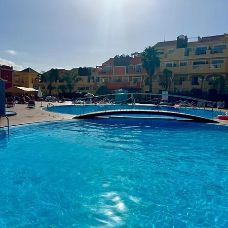 Appartement Prime Americas Getaway - With Huge Private Terrace & Pool Access *