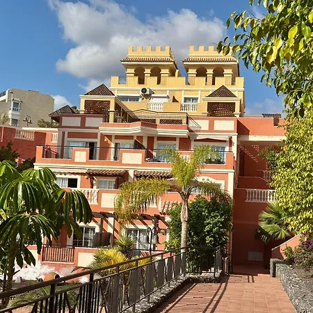 Appartement Prime Americas Getaway - With Huge Private Terrace & Pool Access