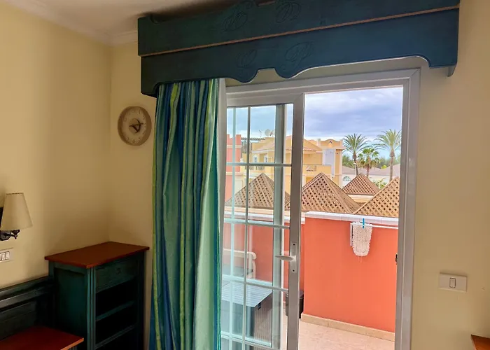 Apartament Prime Americas Getaway - With Huge Private Terrace & Pool Access Los Cristianos (Tenerife)