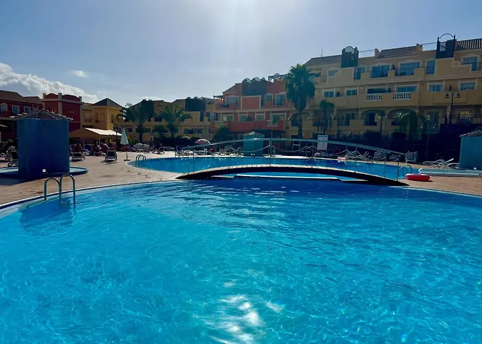 Apartament Prime Americas Getaway - With Huge Private Terrace & Pool Access *